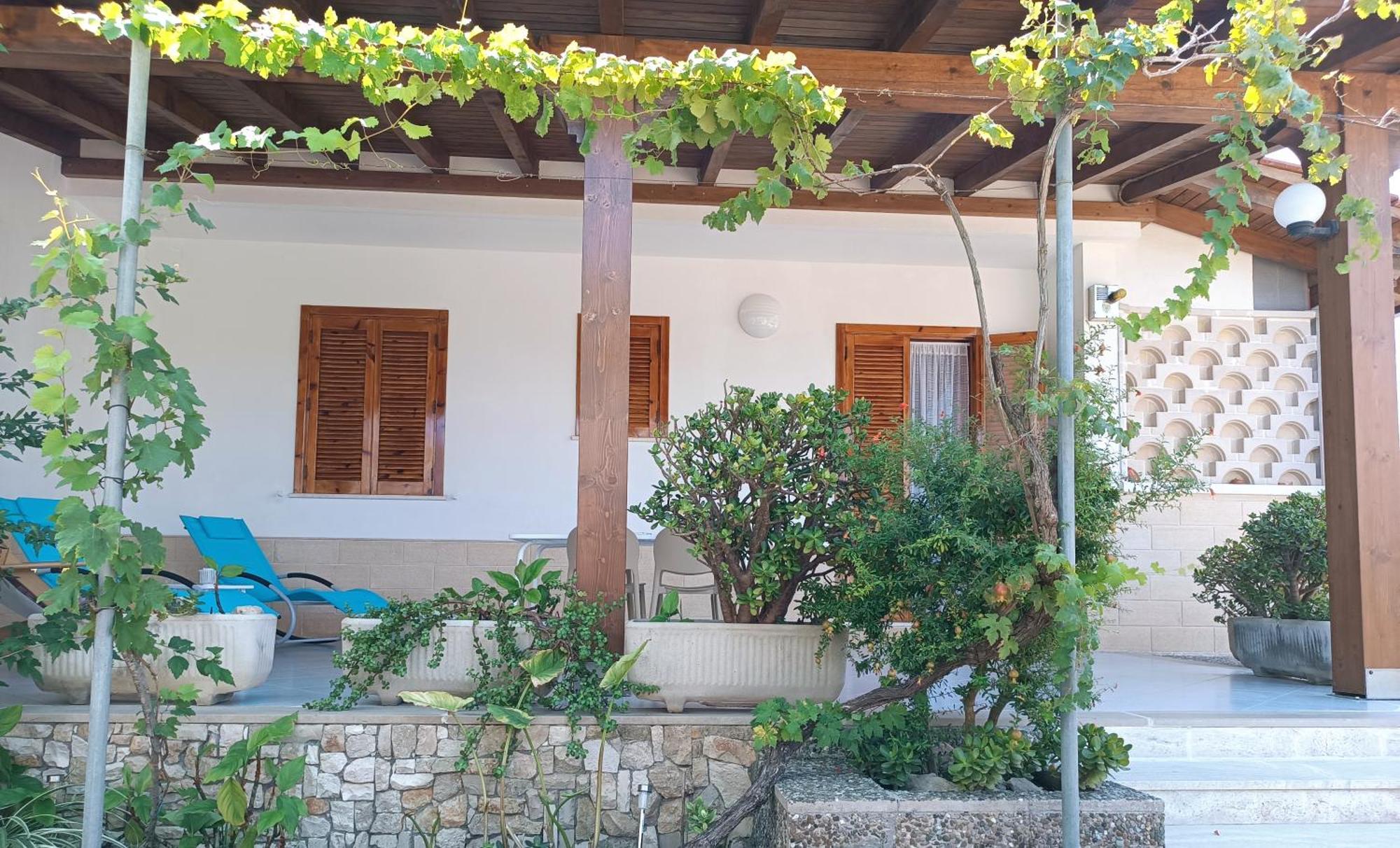 Il Giardino Di Sofia Charm And Comfort Apartment Torre dell'Orso Luaran gambar